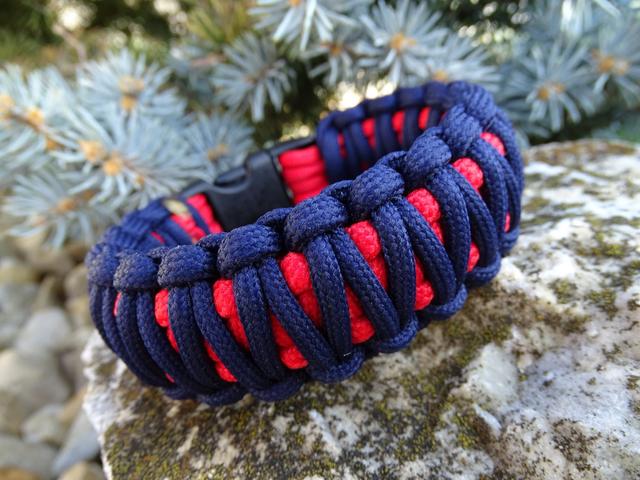 Paracord King Cobra karkötő - Kék - piros