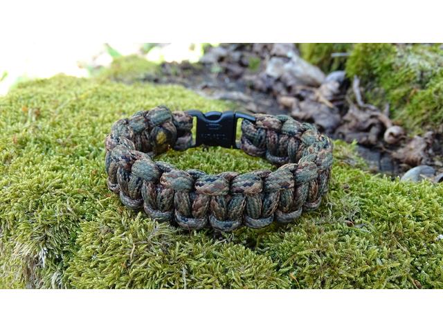 Paracord Cobra karkötő - Erdő terep