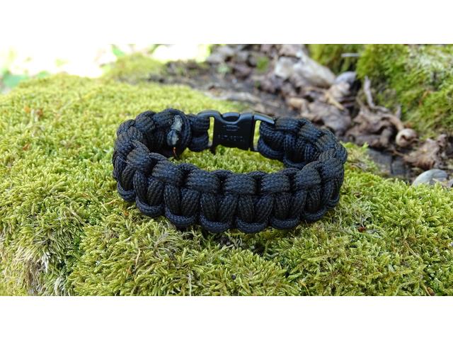 Paracord Cobra karkötő - Fekete