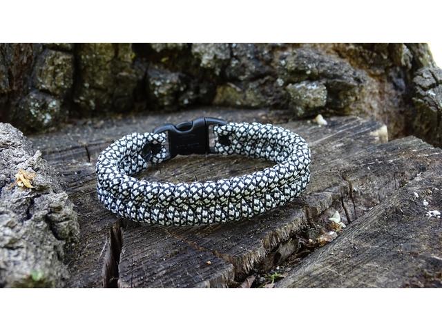 Paracord Fishtail karkötő - Fehér gyémánt